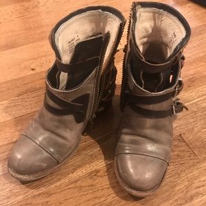 Freebird crue boots size 8 multi grey
